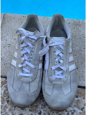 Adidas Mens Retro-Inspired Sneakers Size 11 White With Red Accents Suede